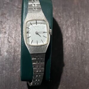 Vintage Seiko Silver Tone Classic Women’s Dress/Cocktail Manual Wind Watch